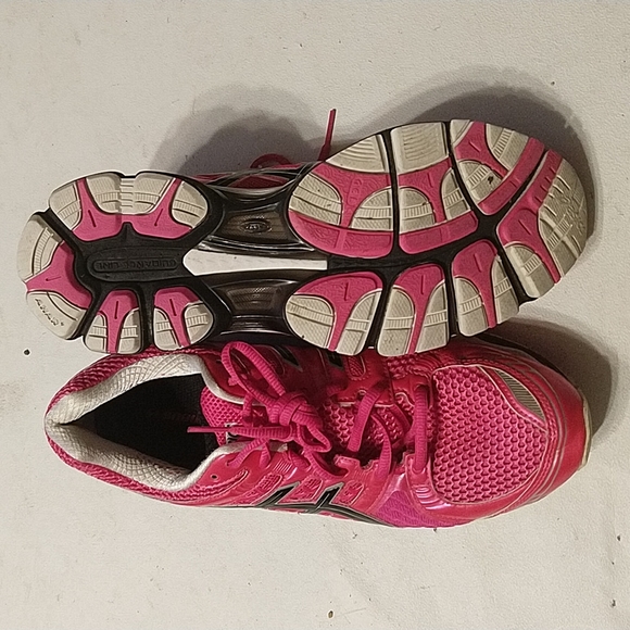 Asics Running Shoes - Picture 2 of 7